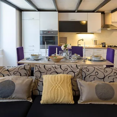 Spacious Design Loft In Heart Of The City Center Apartment *