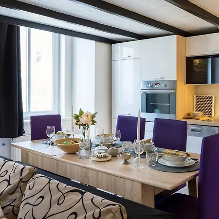 Spacious Design Loft In Heart Of The City Center Apartmán *